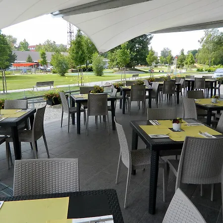 Bílý Páv Hotel Benátky nad Jizerou